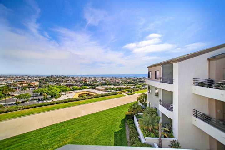 Villa Balboa Newport Beach Condos For Sale in Newport Beach, California