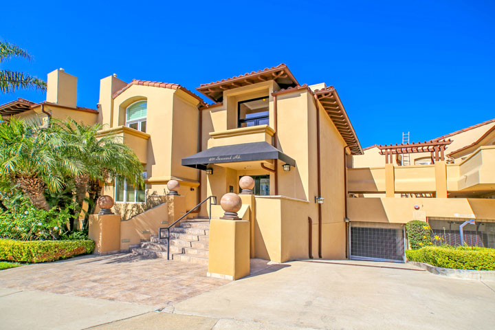 Villa De Este Homes For Sale In Newport Beach, California
